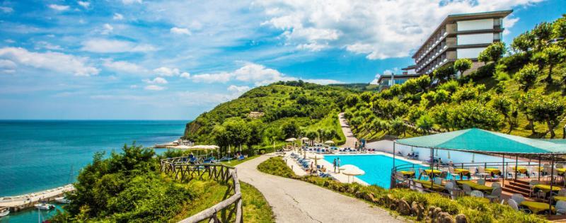 Hotel Capo Est Gabicce Mare Bagian luar foto